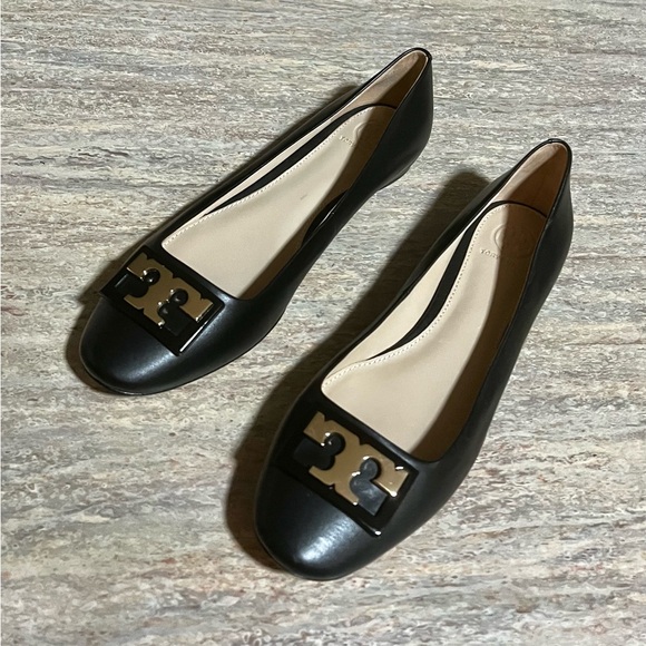 NIB Tory Burch Gigi gold T buckle Reva ballet flat leather shoes with - Picture 6 of 16